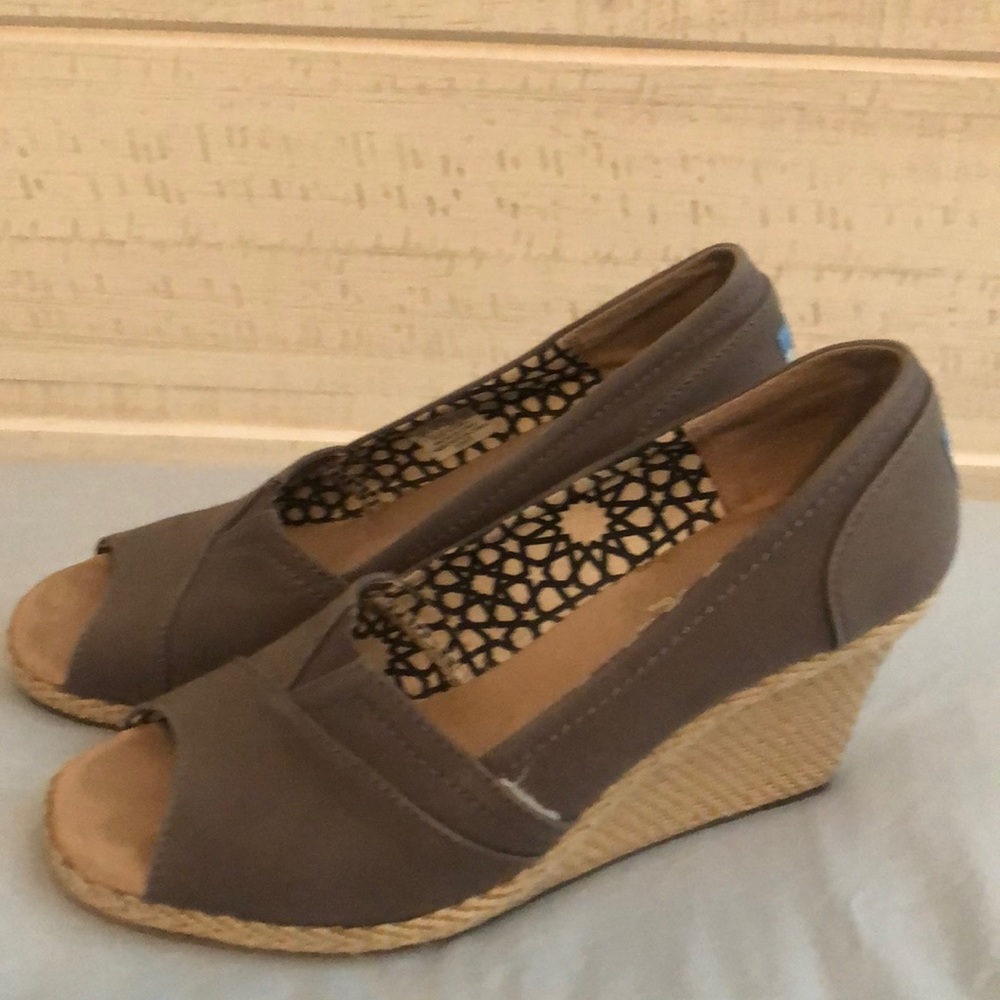 Gray Toms Wedges Sz 9